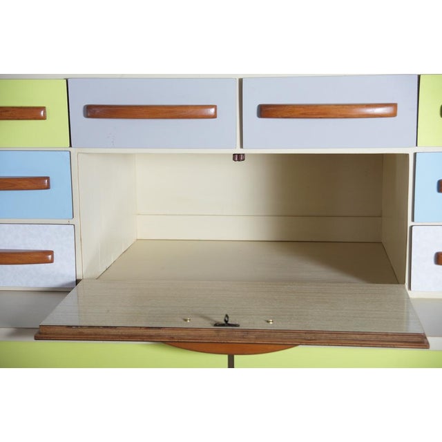 Mid-Century Formica Credenza with Crystal Cut Glass Doors, 1950s For Sale - Image 10 of 18