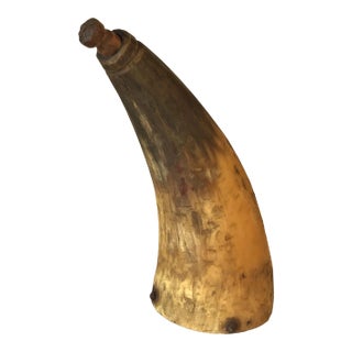 Early 19th Century Gun Powder Horn With Original Carved Pin For Sale