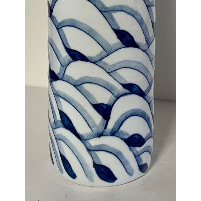 Vintage Gump's Blue & White Tall Ceramic Vase For Sale In Palm Springs - Image 6 of 9