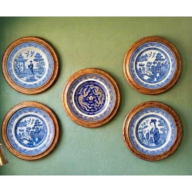 Set of 5 Van Hygan & Smythe Oak 10” Wall Plate Frames / Holders For Sale - Image 9 of 9