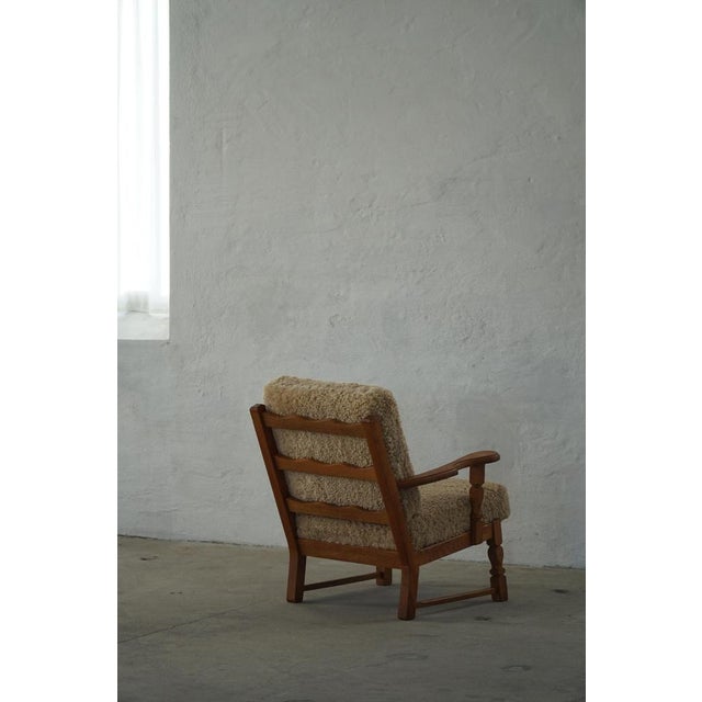1960s Danish Modern Lounge Chair in Oak and Lambswool by Henning Kjærnulf, 1960s For Sale - Image 5 of 15