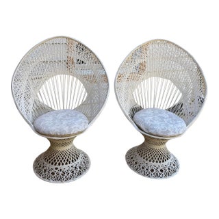 1960s Pair of Russell Woodard Spun Fiberglass Peacock Fan Throne Chairs For Sale