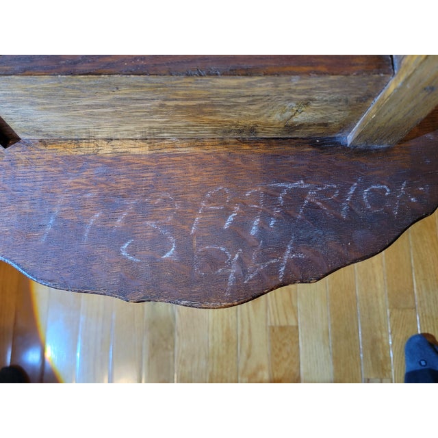 Brown Early 20th-Century Oak Round Parlor Table With Barley-Twist Legs For Sale - Image 8 of 11