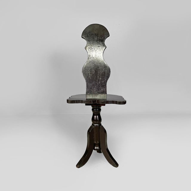 Italian antique chair in black wood, late 19th century Chair made entirely of black painted wood. The backrest and seat...