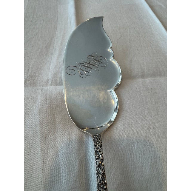 Early 21st Century Vintage S. Kirk & Sons Sterling Silver “Repousse” Fish Server. For Sale - Image 5 of 5