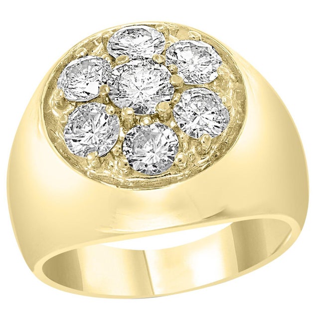 1.7 Carat, 7 Diamonds Traditional Men's Ring 14 Karat Yellow Gold Ring Estate For Sale - Image 15 of 18