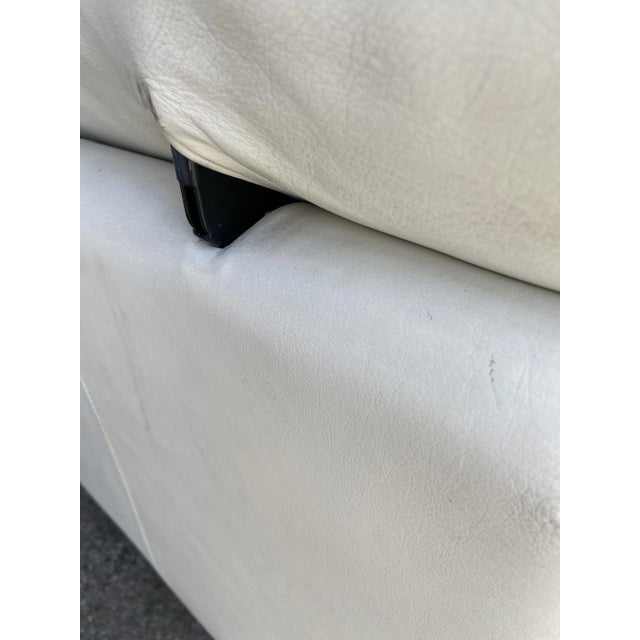Mid-Century Italian White Leather Alanda Sofa by Paolo Piva for B&B Italia / C&B Italia, 1970s For Sale - Image 13 of 15
