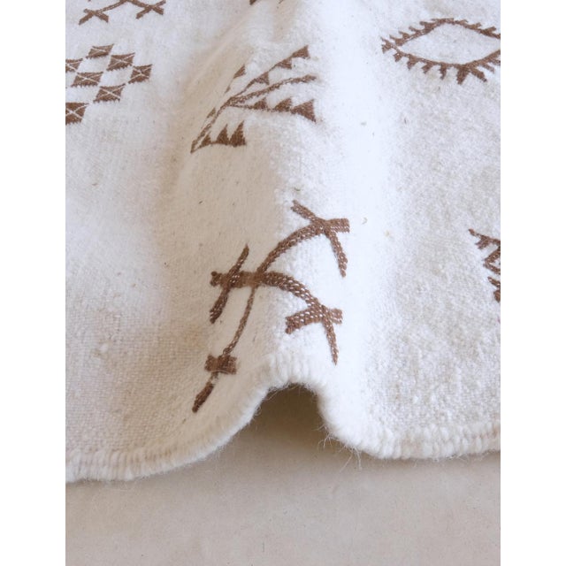 Textile Moroccan Tribal Flatwoven Wool Rug - 7.8 X 5 Ft For Sale - Image 7 of 10