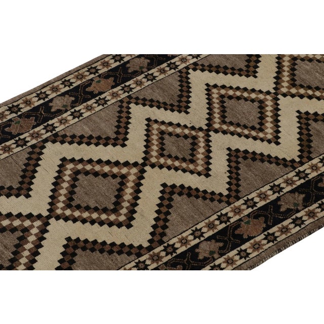 Rug & Kilim 1950s Vintage Gabbeh Tribal Runner in Gray, Beige-Brown and Black Lozenge Medallion For Sale - Image 4 of 8