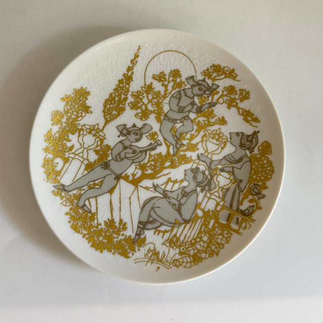 Rosenthal Serenade Plate No. III by Bjørn Wiinblad for Rosenthal Classic Rose, Germany, 1990s For Sale - Image 4 of 4