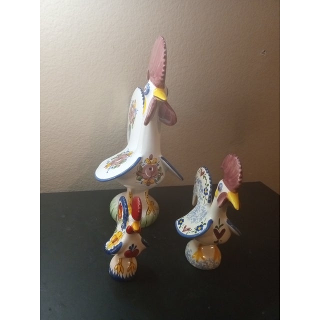 1980s Vestal Folk Art Handpainted Ceramic Roosters From Portugal in Gradient Sizes- Set of 3 For Sale In Dallas - Image 6 of 9