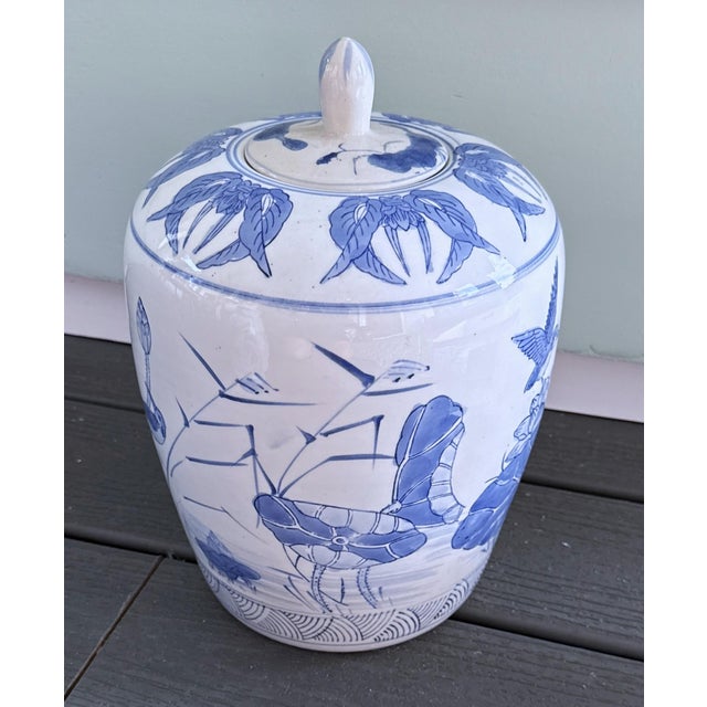 Mid 20th Century Blue and White Mid-Century Chinoiserie Temple Jar For Sale - Image 5 of 7