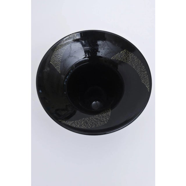 Vintage Murano Black Amethyst and Gold Foil Trumpet Glass Vase by Seguso, 1980's For Sale In Miami - Image 6 of 10