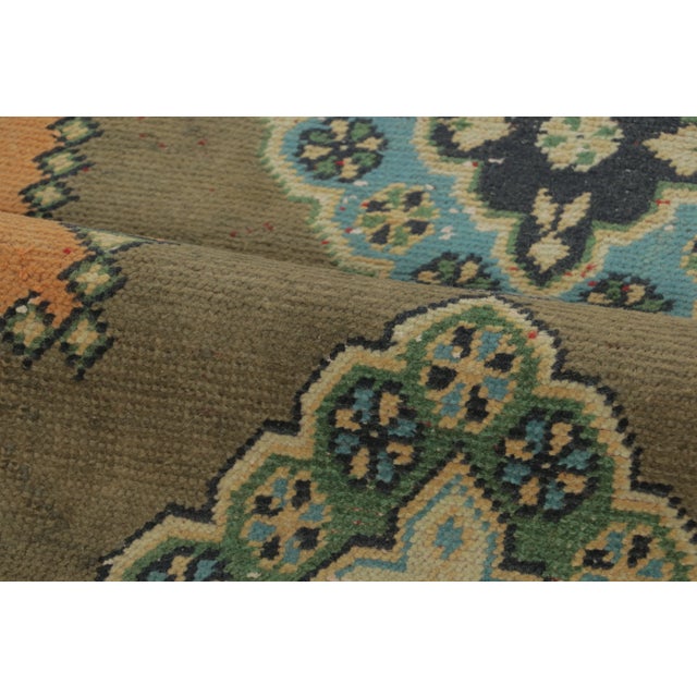 Rug & Kilim Vintage Turkish Runner With Bold Floral Medallion Design - Rug & Kilim For Sale - Image 4 of 9