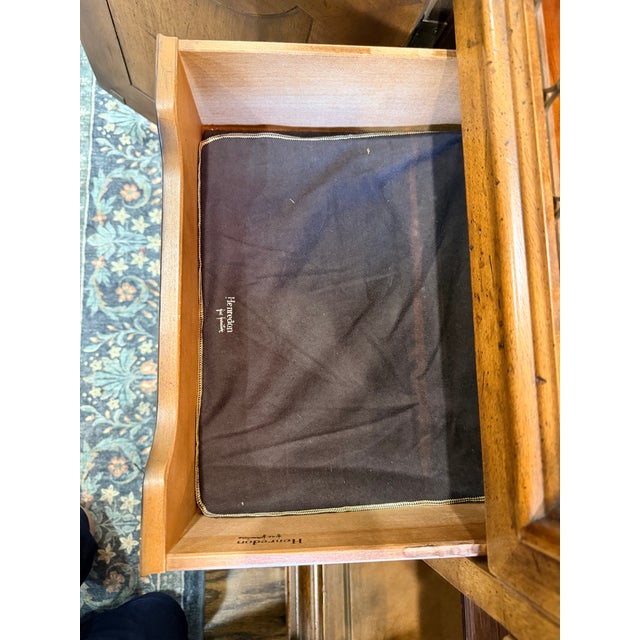 1970s Henredon Walnut Lighted China Cabinet 3-Door French Provincial Style For Sale - Image 16 of 16