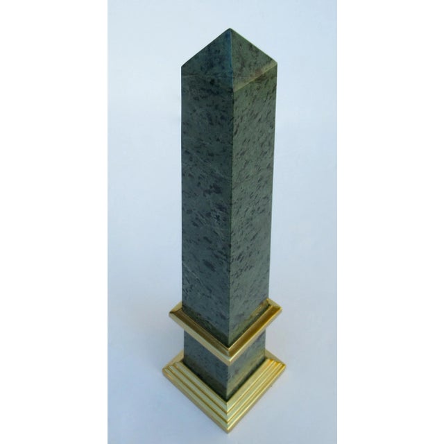 C.1970's Moss Green With Charcoal and Gray Veined Large Obelisk With Brass Tiered Detailed Surround For Sale In West Palm - Image 6 of 13