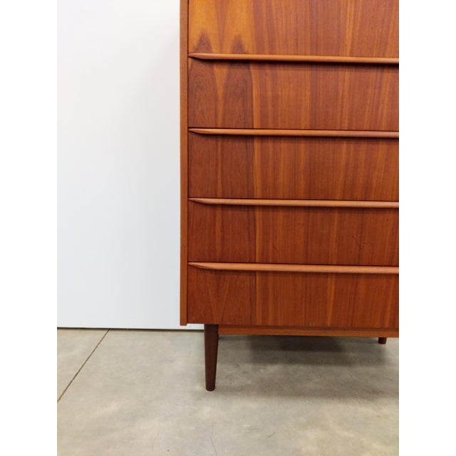 Vintage Danish Mid Century Modern Teak Dresser For Sale In New York - Image 6 of 7