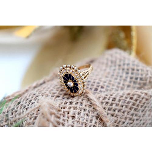 Gold Ring with Diamonds in Brilliant Cut For Sale - Image 6 of 8