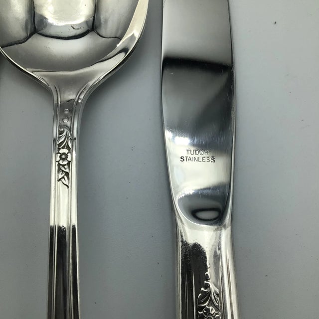 Oneida Tudor Silver Plate Flatware - 40 Pieces For Sale - Image 11 of 13