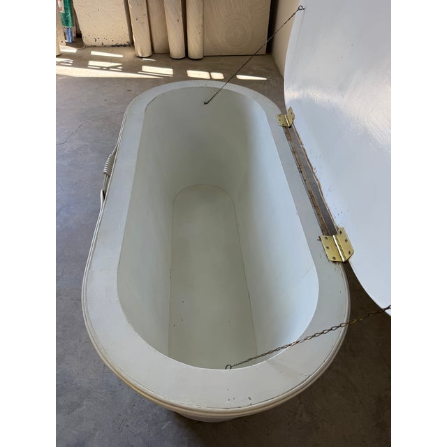 1980’s Vintage Betty Cobonpue Style Pencil Reed Storage Trunk / Table For Sale - Image 4 of 18