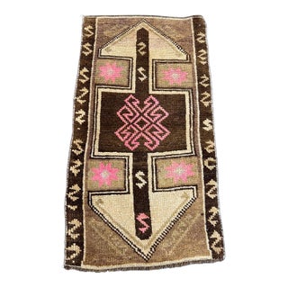 Turkish Yastik Rug 1'6" x 2'8" For Sale