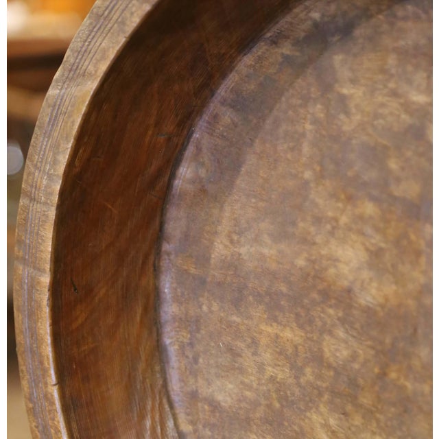 19th Century French Hand-Carved Patinated Elm Dough Bowl or Fruit Basket For Sale In Dallas - Image 6 of 9