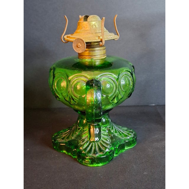 Vintage Hollywood Regency l.e. Smith Emerald Green Moon & Star Glass Finger Oil Lamp Brass Burner Chimney For Sale - Image 11 of 18