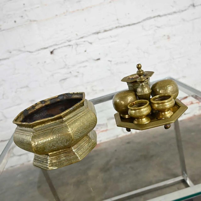 Vintage Objet d'Art East Java Indonesian Brass Tepak Sireh Betel Nut Set 7 Pieces For Sale - Image 6 of 13