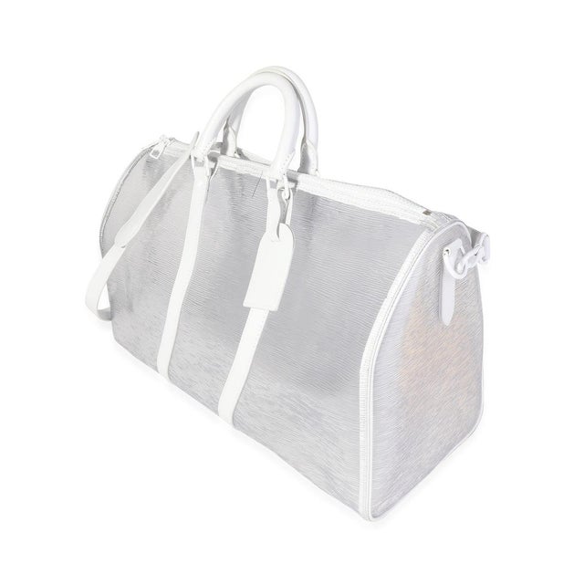 An early 20th-century design from Louis Vuitton, the Keepall bag is the epitome of the Maison's spirit and passion for...