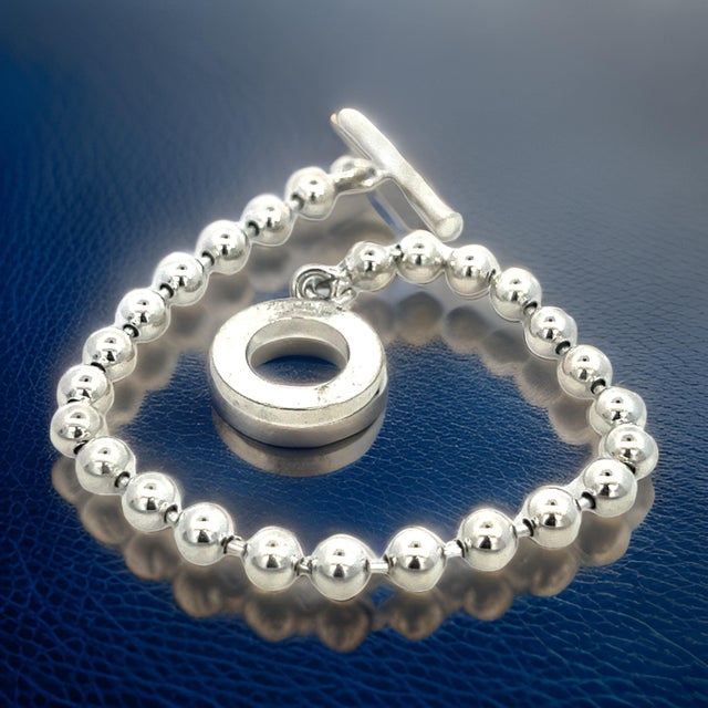 1990s 1990s Gucci Estate Toggle Bracelet Size 8 Sterling Silver 8 mm Beads For Sale - Image 5 of 6