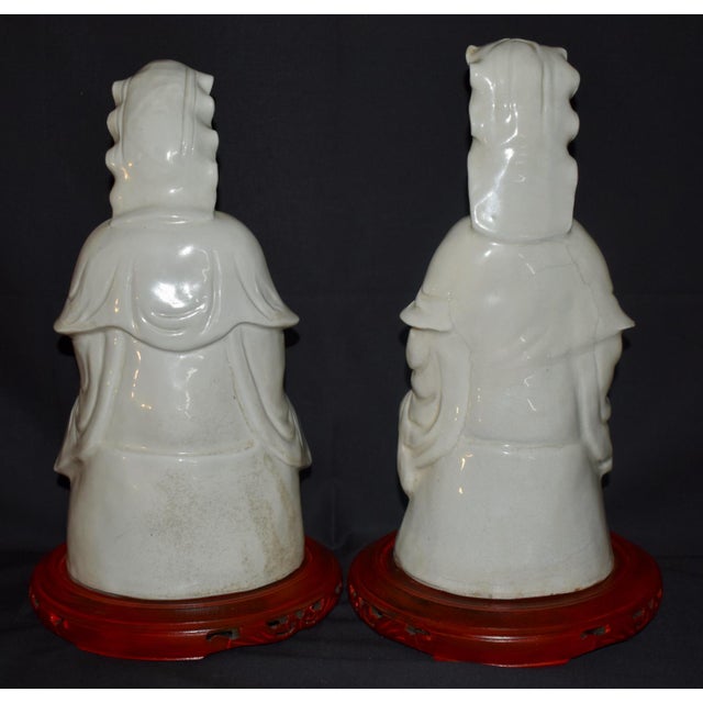 Pair Antique Chinese Blanc De Chine Porcelain Guanyin Statues Dehua Figures For Sale - Image 11 of 18