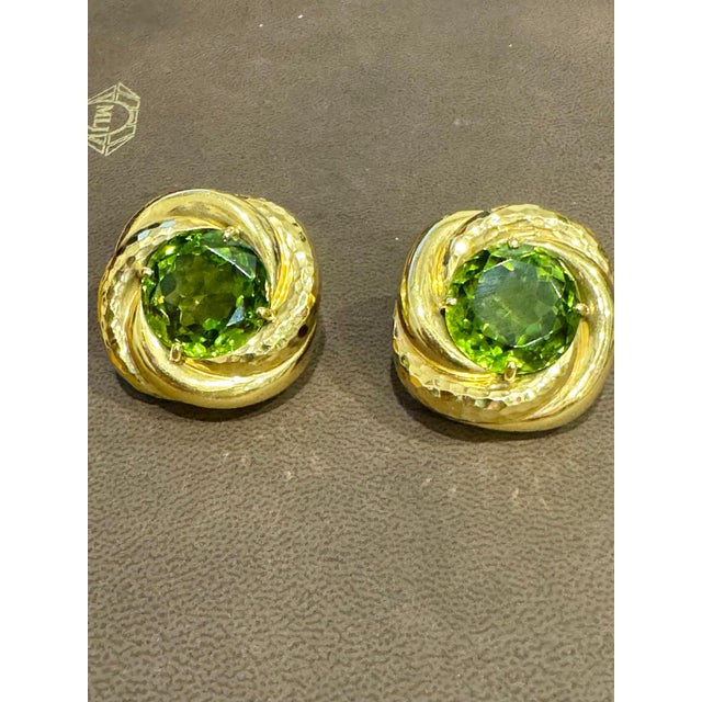 Green 30Ct Natural Round Peridot Earrings by Andrew Clunn in 18 Kt Hammered Gold, Clip For Sale - Image 8 of 18