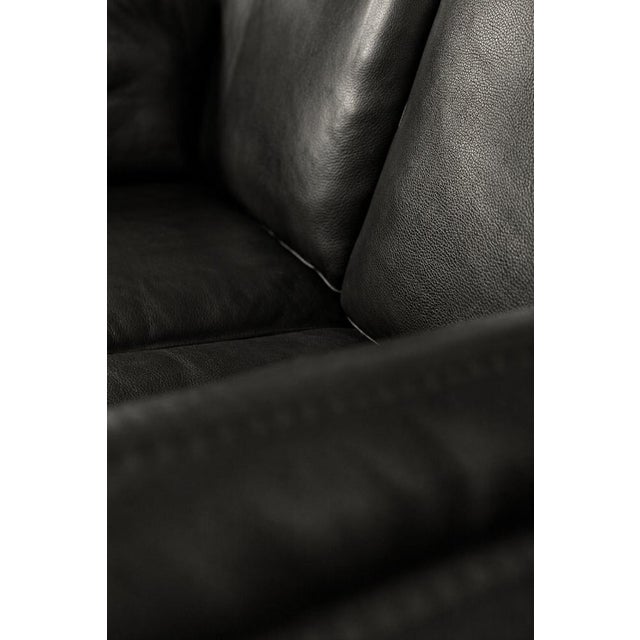 Mid-Century Danish Modern Two-Seater Black Leather Sofa, 1970s For Sale - Image 4 of 18