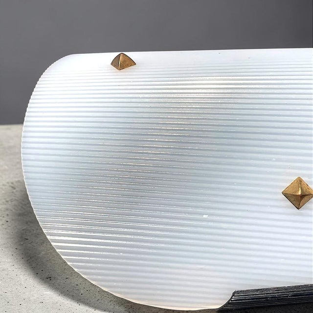 Plastic Mid-Century Modern Rocabilly White Ribbed Acrylic Glass Sconce, 1960s For Sale - Image 7 of 11