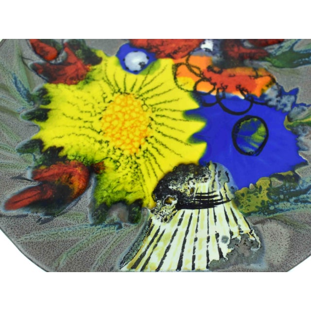 Mid-Century Modern Mid 20th Century Handmade Richly Glazed Decorative Plate With a Bouquet of Flowers Design - France For Sale - Image 3 of 4