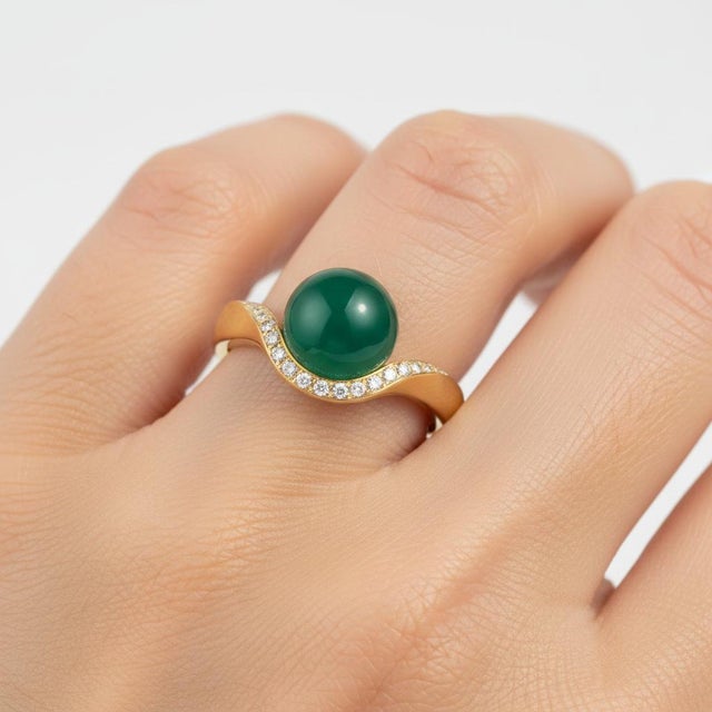 Wave Design Green Onyx and Topaz Ring in Silver, Gold, Size 6 For Sale - Image 6 of 9