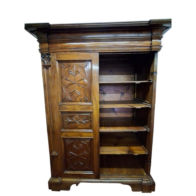 Late Baroque Genoese Linen Wardrobe in Walnut, 17th Century For Sale - Image 4 of 18