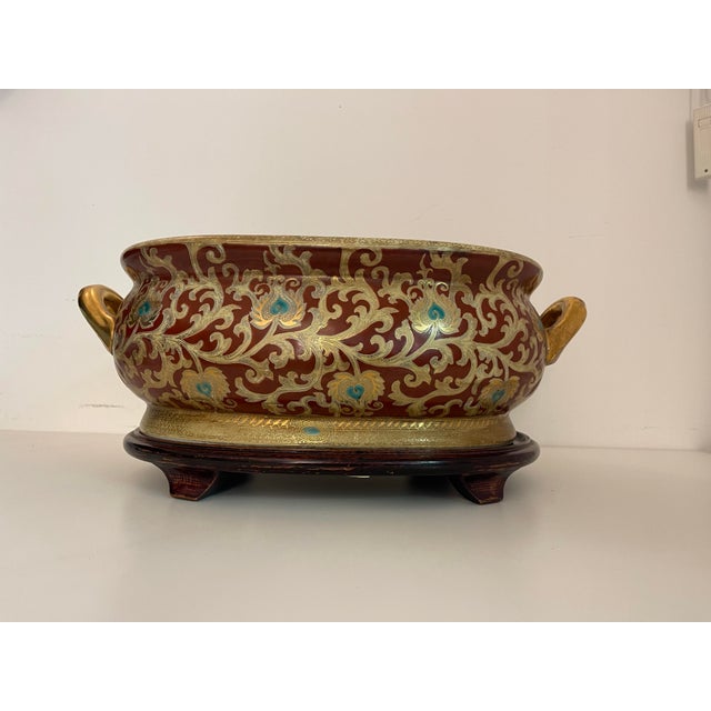 Chinoiserie Vintage Chinoiserie Gilt & Iron-Red Oval Porcelain Fishbowl Planter on Original Wood Stand For Sale - Image 3 of 9