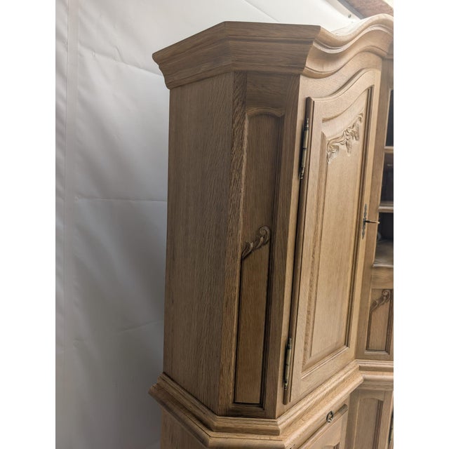 Display Cabinet in Oak For Sale - Image 18 of 18