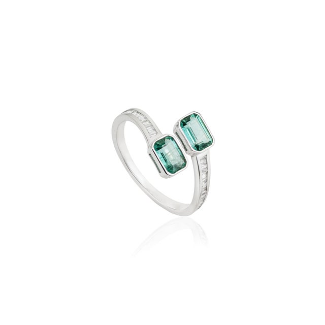 Octagon Emerald Toi Et Moi Bypass Ring With Baguette Diamonds in 14k Gold Size 7 For Sale - Image 4 of 16