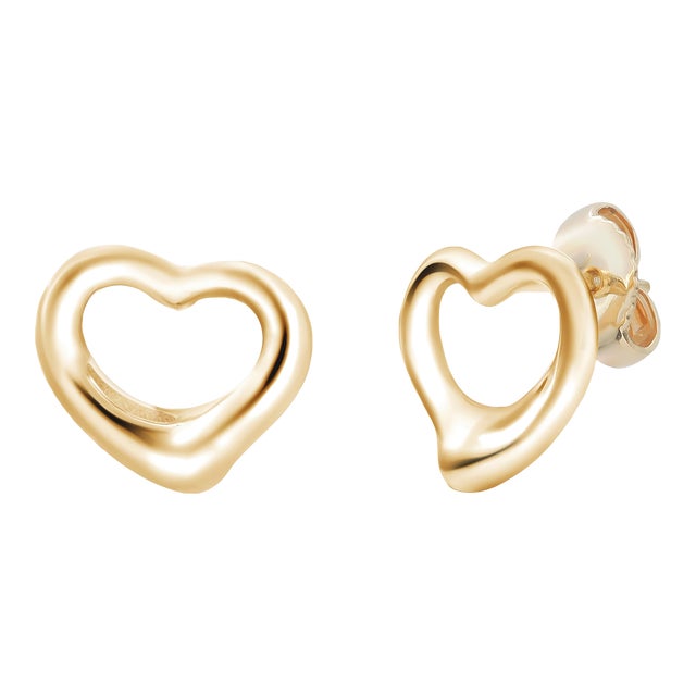 1990s Elsa Peretti Tiffany Co Open Heart 0.43 Inch Earrings Eighteen Karat Yellow Gold - 2 Pieces For Sale