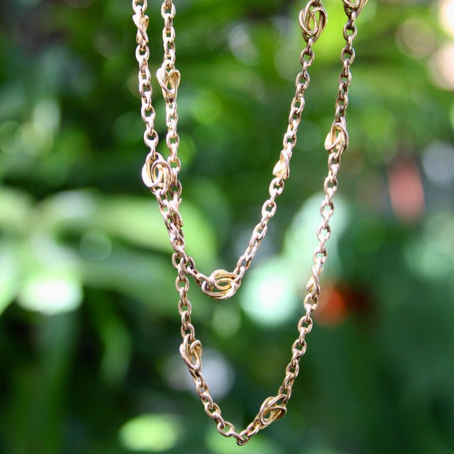 Metal Late 19th Century Victorian Fetter Knot 38” Chain in 16.6k Gold For Sale - Image 7 of 8