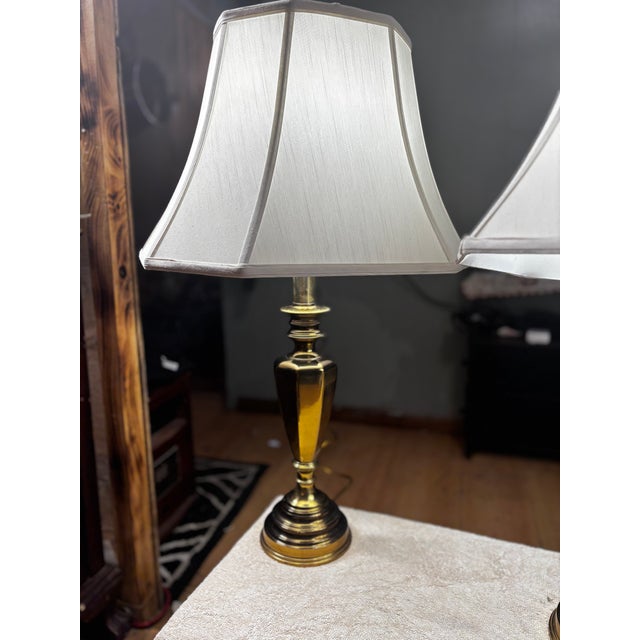 1970s Vintage Chapman Solid Cast Brass Table Lamps Cp 55 06 With Original White Fabric Shades C512-Hy - Pair For Sale - Image 5 of 9