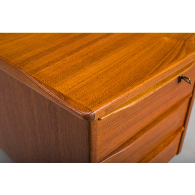 Mid-Century Boomerang Desk in Teak by Peter Løvig Nielsen, Denmark, 1960s For Sale - Image 6 of 18