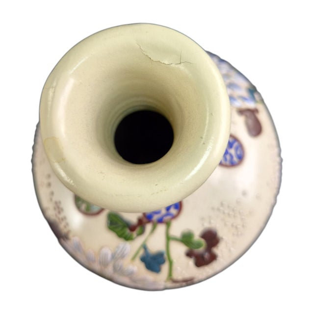 Kyoto Satsuma Moriage Vases in the style of Chikusai, 1890s, Set of 2 For Sale - Image 10 of 15