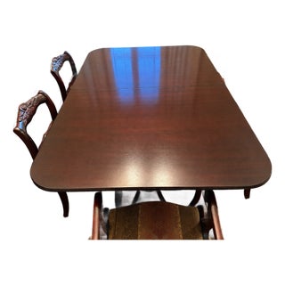 1950s Davis Cabinet Co. Duncan Phyfe Style Cherry Dining Table & 6 Chairs For Sale