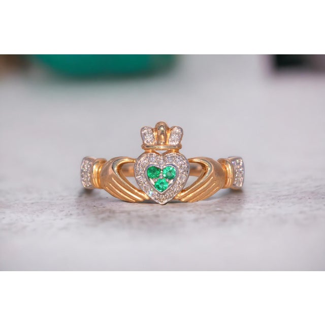 Contemporary The Ennis: Designer Signed Natural Emerald and Diamond Claddagh Ring For Sale - Image 3 of 11