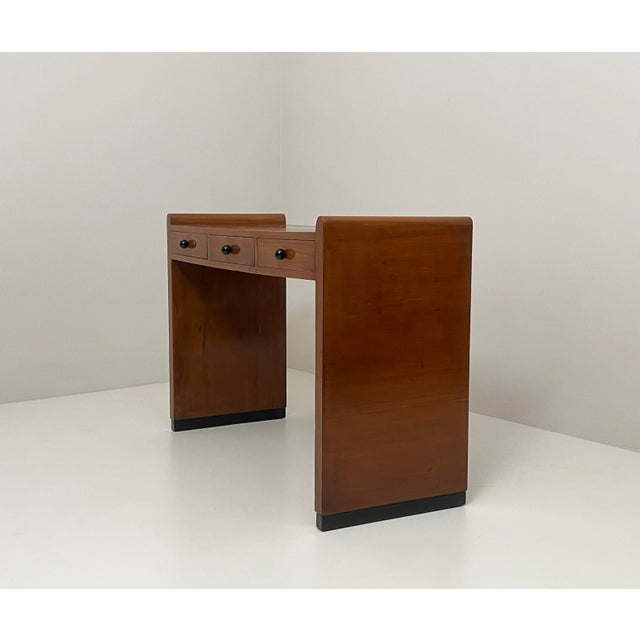 Cherry Console Table, 1930s, in Flawless conditions. Designed 1920 to 1949