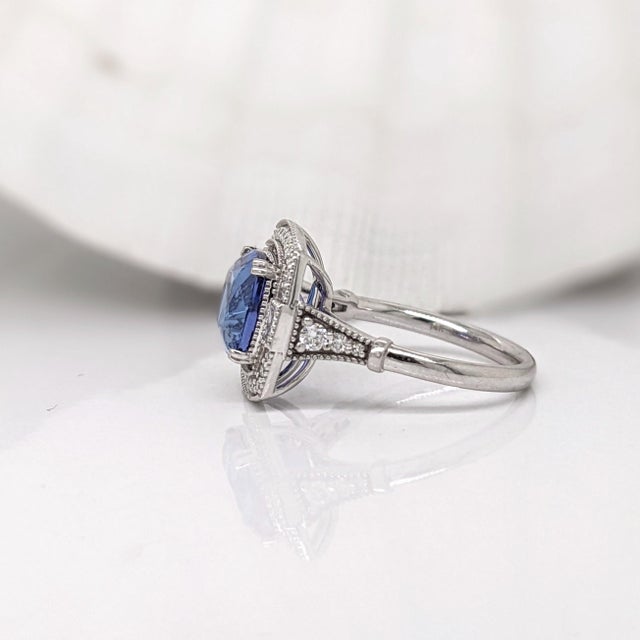 2020s 4Ct Tanzanite Ring With Natural Diamonds & Milgrain Detail in Solid 14k Gold, Size 6.75 For Sale - Image 5 of 8