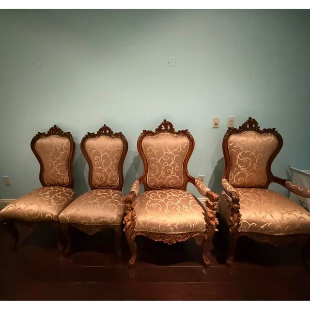 Beautiful vintage Victorian Rococo Revival style salon set in excellent condition. Features intricate carved wood...